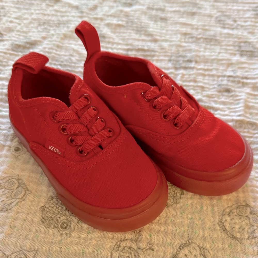 Vans Toddler Red Shoes Size 6 ❤️